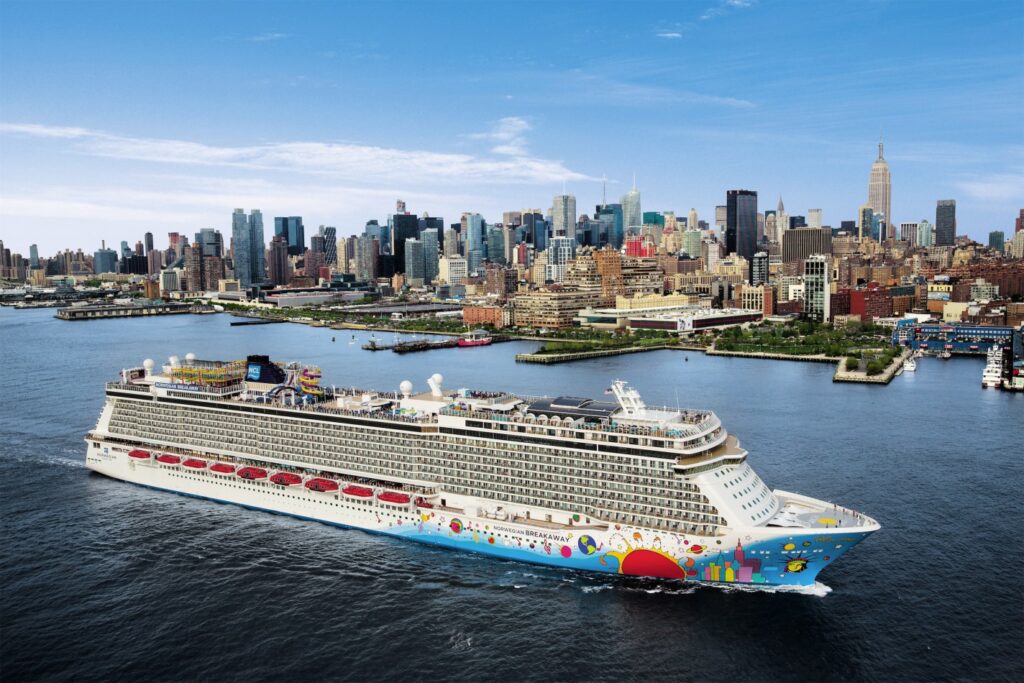Norwegian_Cruise_Line_Norwegian_Breakaway_Exterior_Aerial_New_York-1424x950